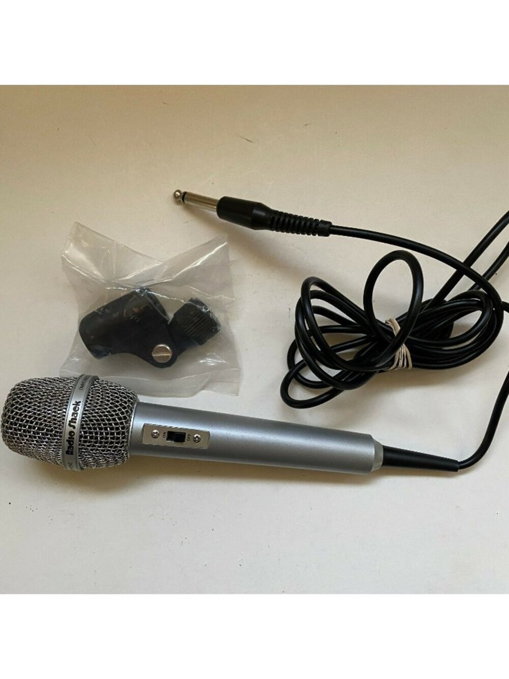 Radio Shack Omnidirectional Dynamic Microphone Model No. 33-3008